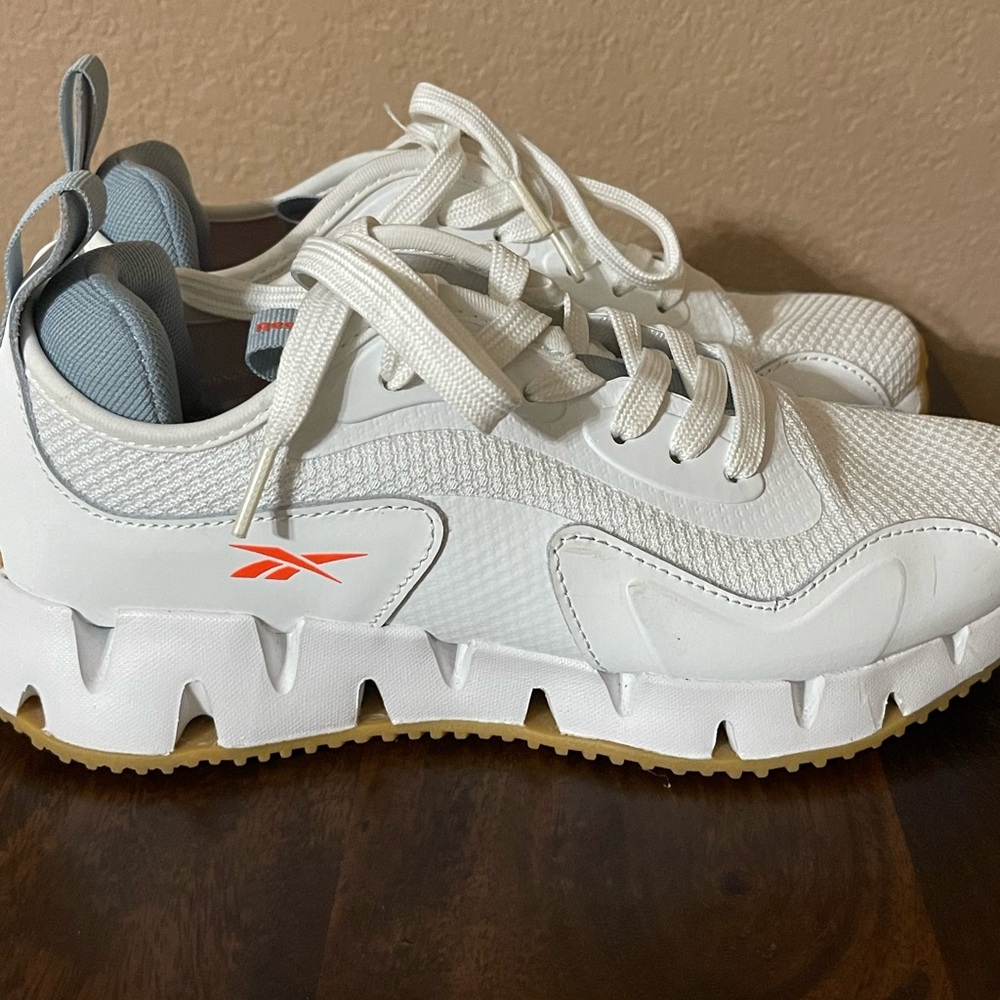 Ladies Reebok 7.5 Worn once!